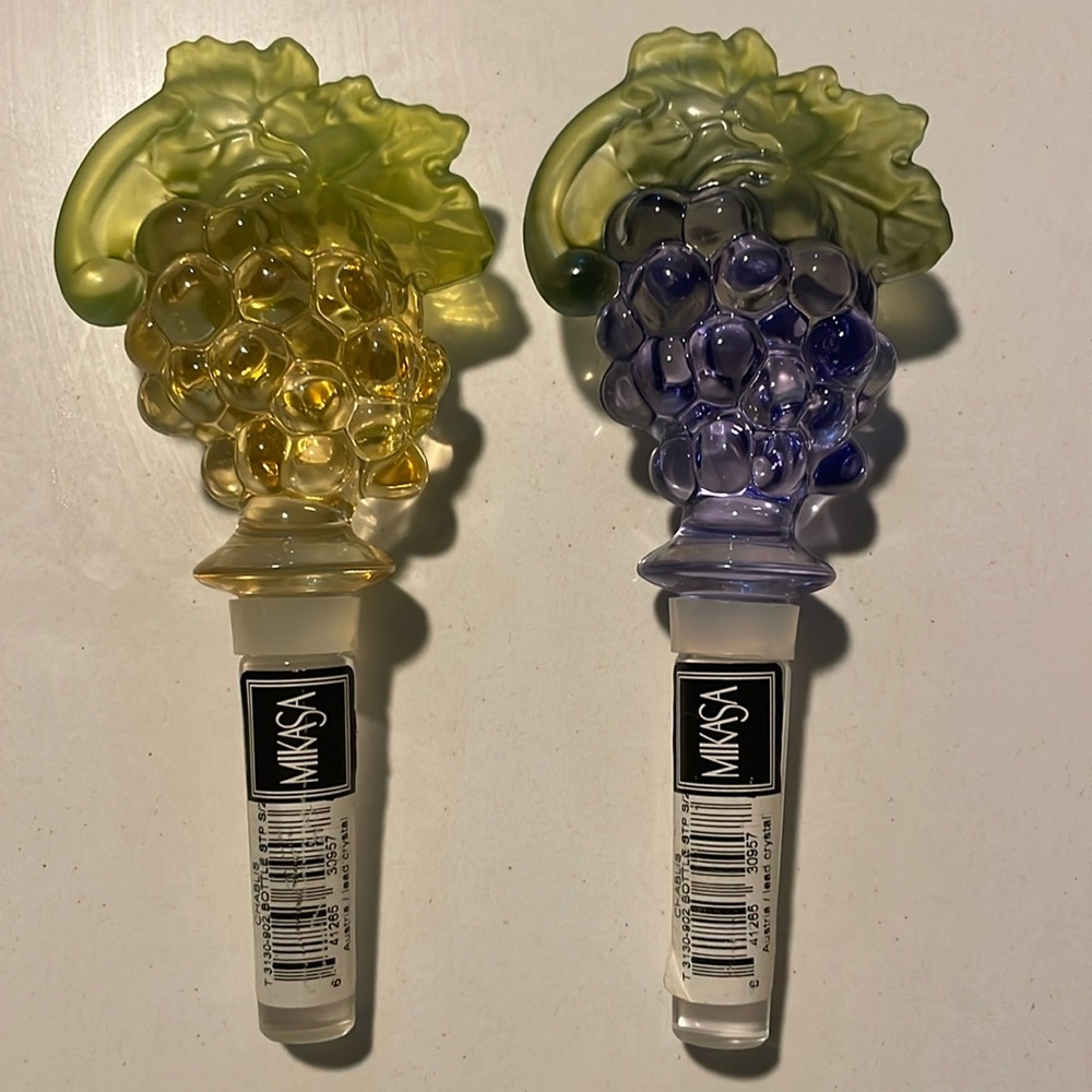 Chablis Glass Grape Wine Stoppers